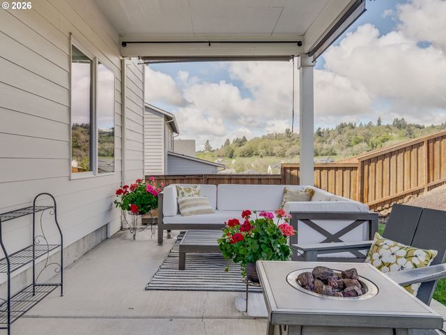 2877 Nw MT ASHLAND Ln, Mc Minnville, OR 97128