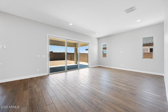 18147 W TANGLEWOOD Drive, Goodyear, AZ 85338