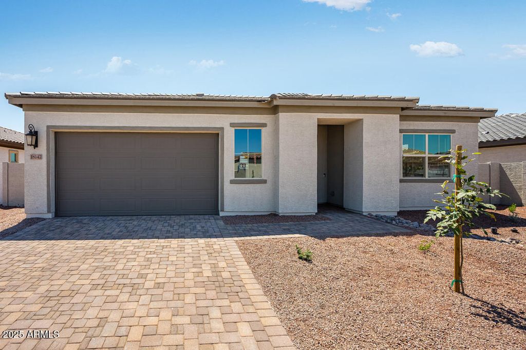 18147 W TANGLEWOOD Drive, Goodyear, AZ 85338