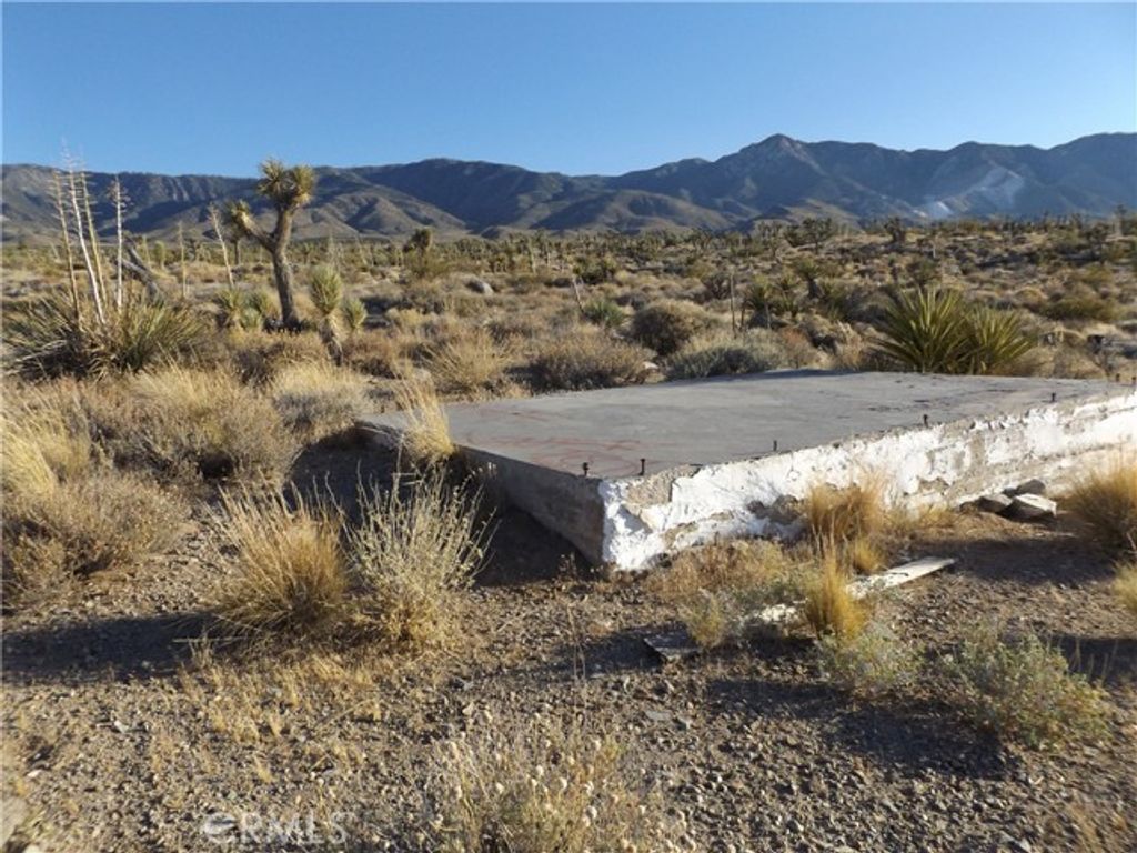 15 Tate Lane, Lucerne Valley, CA 92356