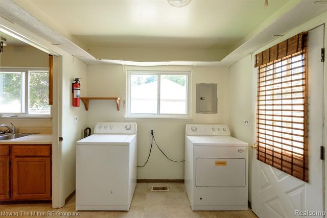 11137 Jackson Street, Belleville, MI 48111