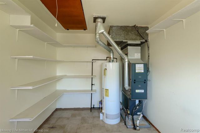 11137 Jackson Street, Belleville, MI 48111