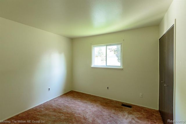 11137 Jackson Street, Belleville, MI 48111