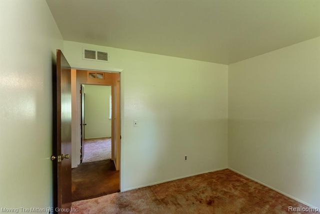 11137 Jackson Street, Belleville, MI 48111