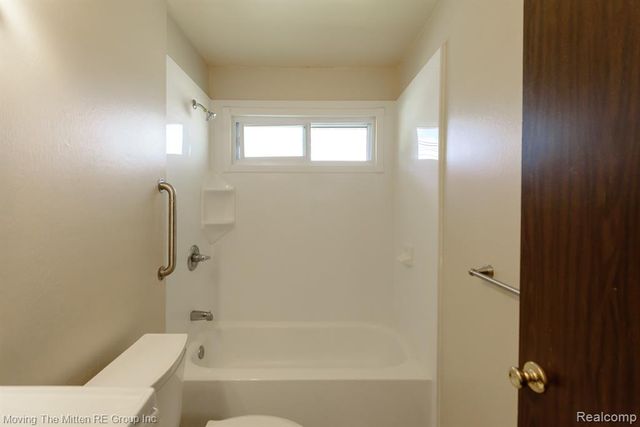 11137 Jackson Street, Belleville, MI 48111