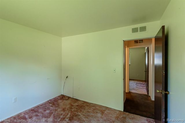 11137 Jackson Street, Belleville, MI 48111