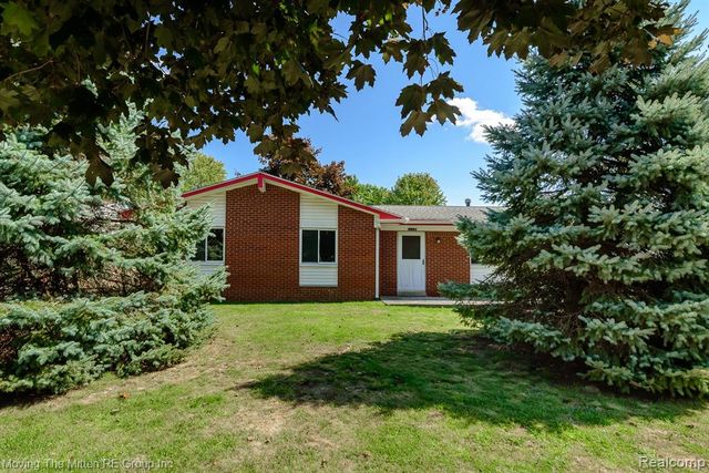 11137 Jackson Street, Belleville, MI 48111