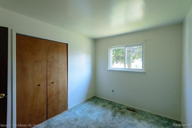 11137 Jackson Street, Belleville, MI 48111