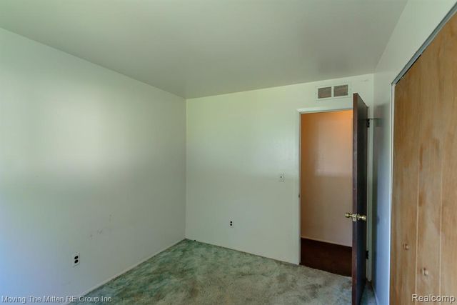 11137 Jackson Street, Belleville, MI 48111