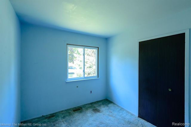 11137 Jackson Street, Belleville, MI 48111