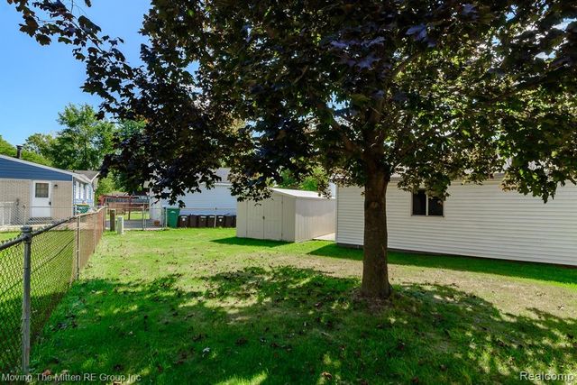 11137 Jackson Street, Belleville, MI 48111