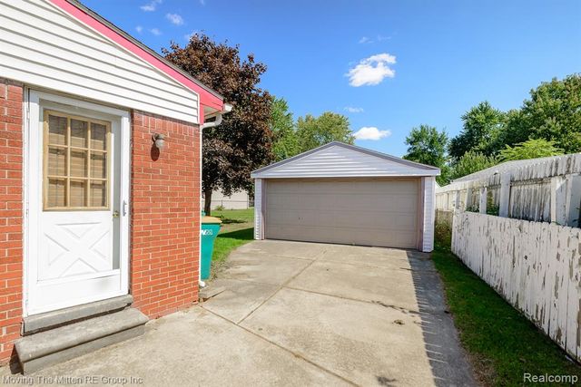 11137 Jackson Street, Belleville, MI 48111