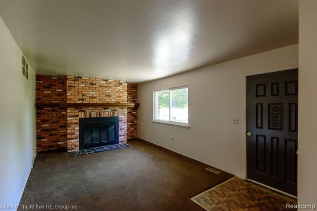 11137 Jackson Street, Belleville, MI 48111