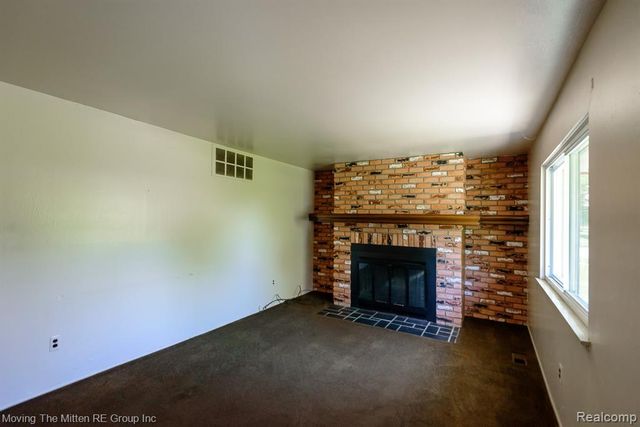 11137 Jackson Street, Belleville, MI 48111