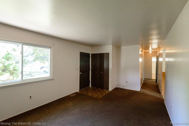 11137 Jackson Street, Belleville, MI 48111