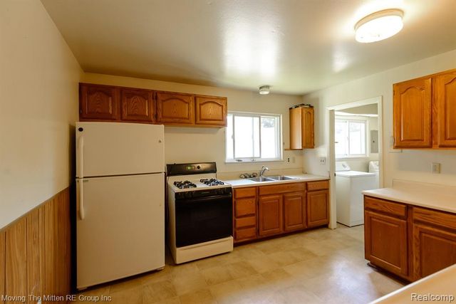 11137 Jackson Street, Belleville, MI 48111