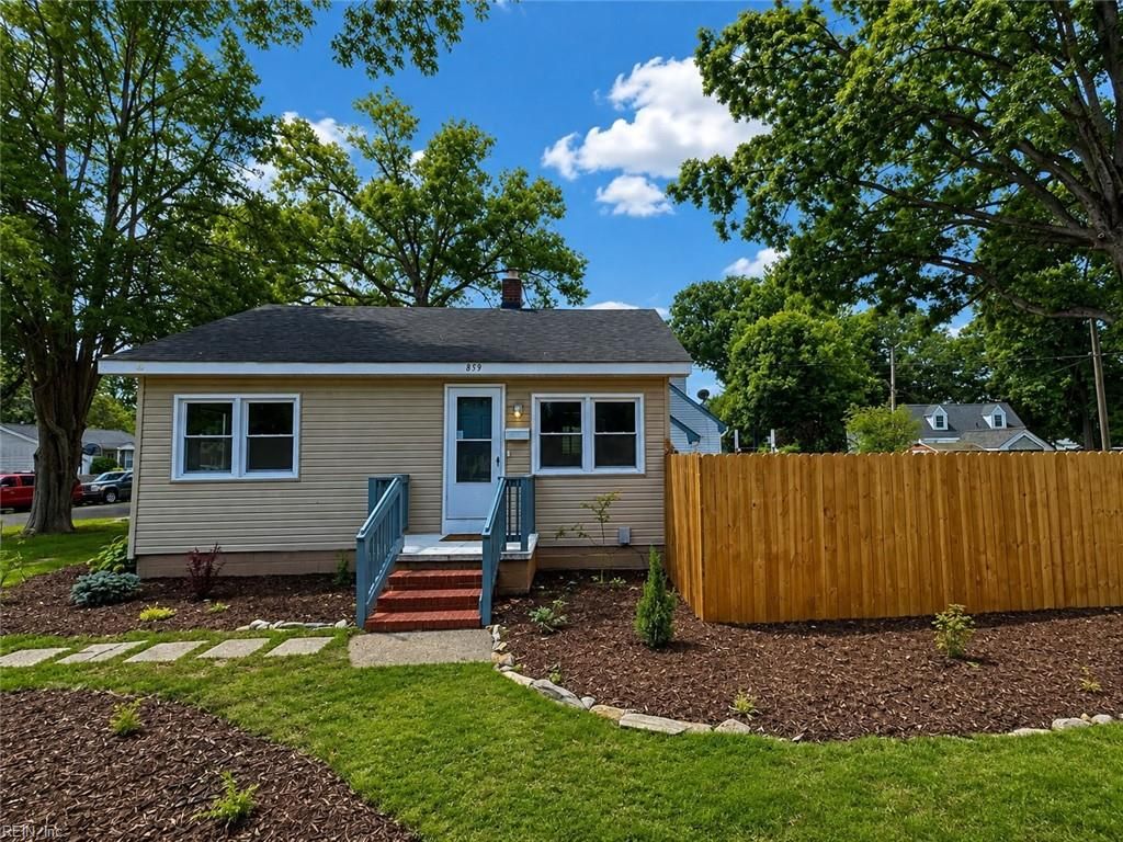 859 Alma DR, Norfolk, VA 23518
