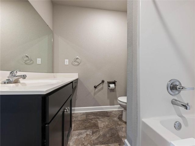 213 Pointe Lane, Raymore, MO 64083