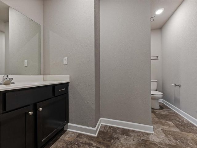 213 Pointe Lane, Raymore, MO 64083