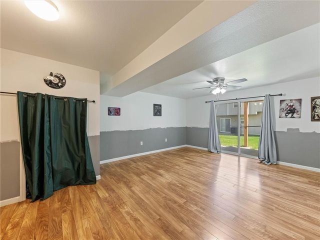 213 Pointe Lane, Raymore, MO 64083