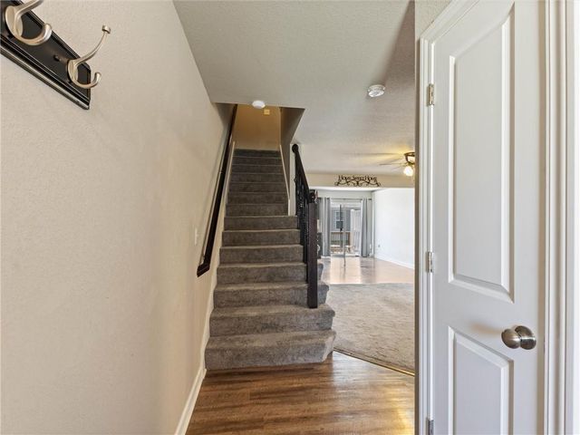213 Pointe Lane, Raymore, MO 64083