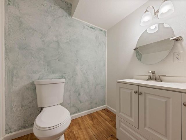 213 Pointe Lane, Raymore, MO 64083