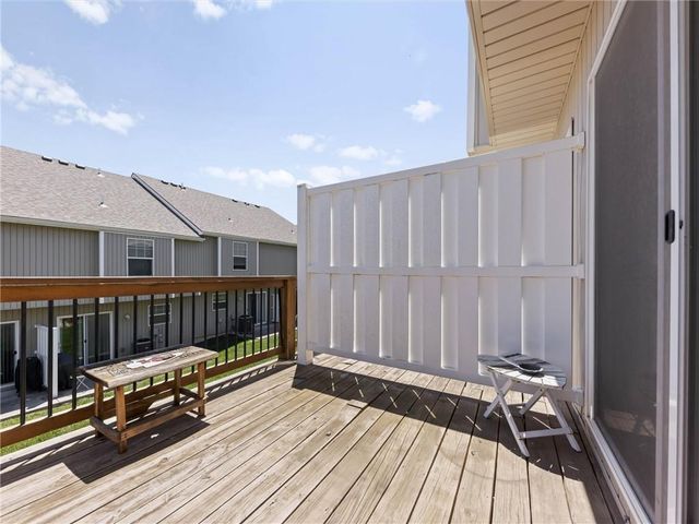213 Pointe Lane, Raymore, MO 64083