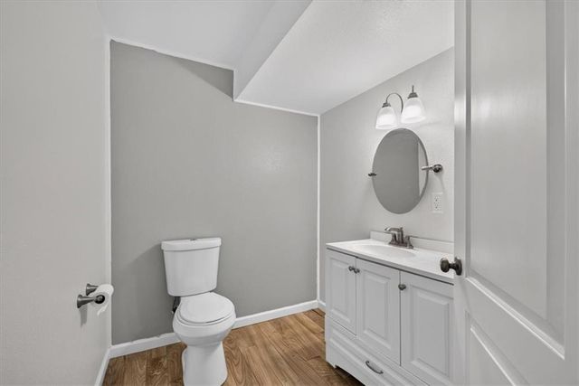 213 Pointe Lane, Raymore, MO 64083