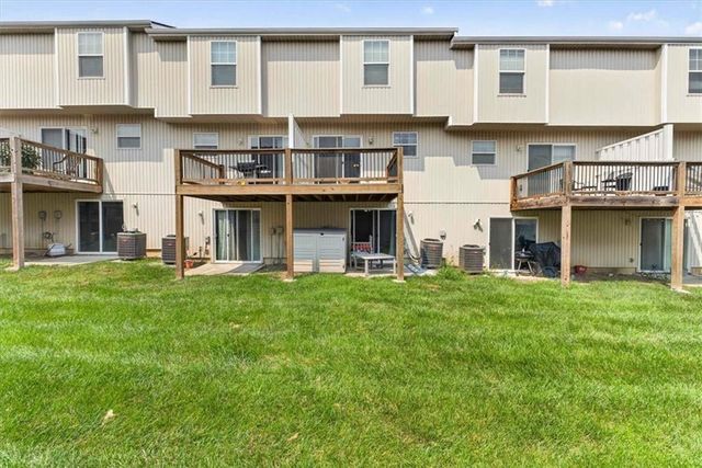 213 Pointe Lane, Raymore, MO 64083