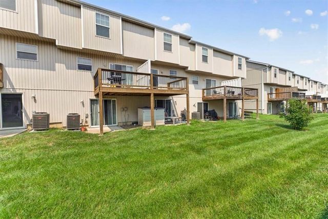 213 Pointe Lane, Raymore, MO 64083
