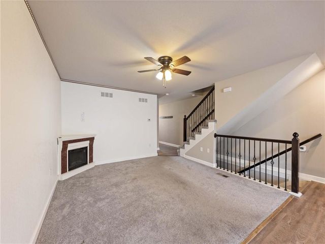 213 Pointe Lane, Raymore, MO 64083
