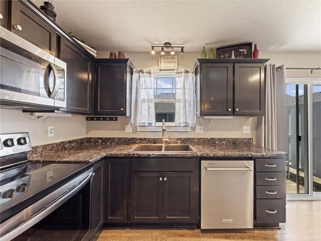 213 Pointe Lane, Raymore, MO 64083