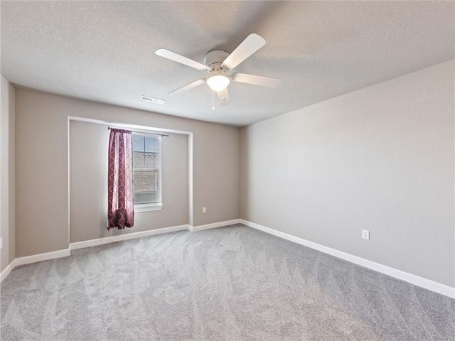 213 Pointe Lane, Raymore, MO 64083