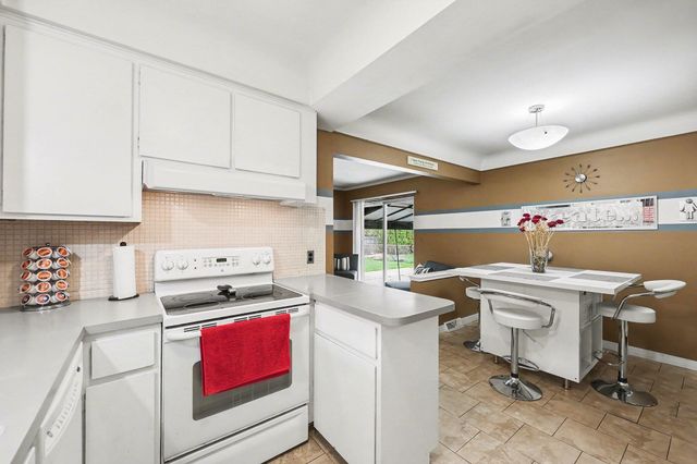 27548 Bonnie Drive, Warren, MI 48093