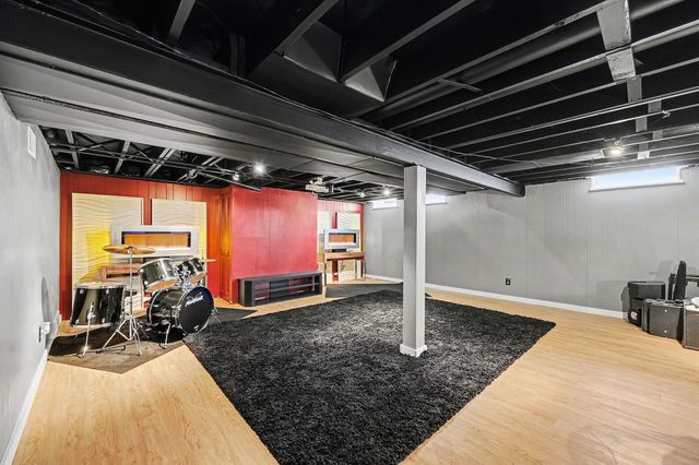 27548 Bonnie Drive, Warren, MI 48093