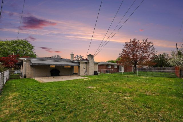 27548 Bonnie Drive, Warren, MI 48093