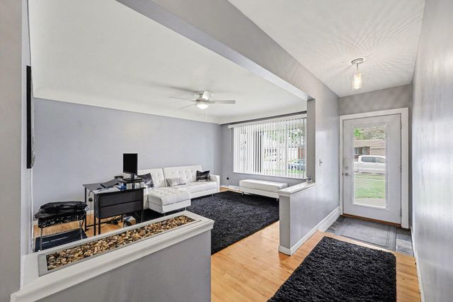 27548 Bonnie Drive, Warren, MI 48093