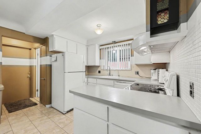 27548 Bonnie Drive, Warren, MI 48093