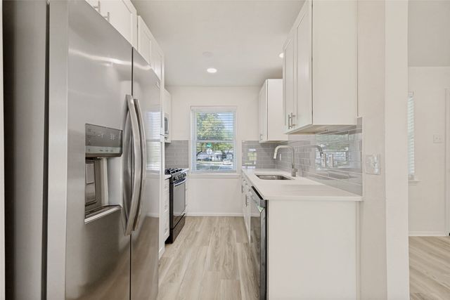 318 Price Drive, Lewisville, TX 75067