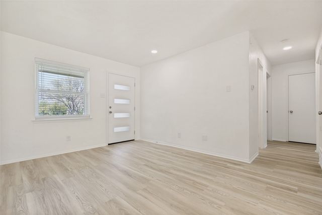 318 Price Drive, Lewisville, TX 75067