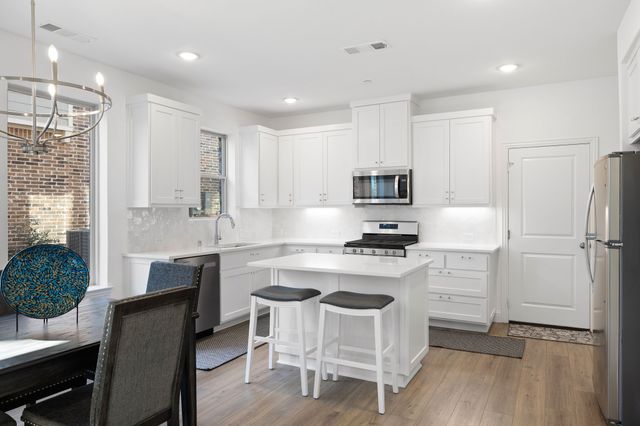 4335 Fall Blossom Drive, Arlington, TX 76005