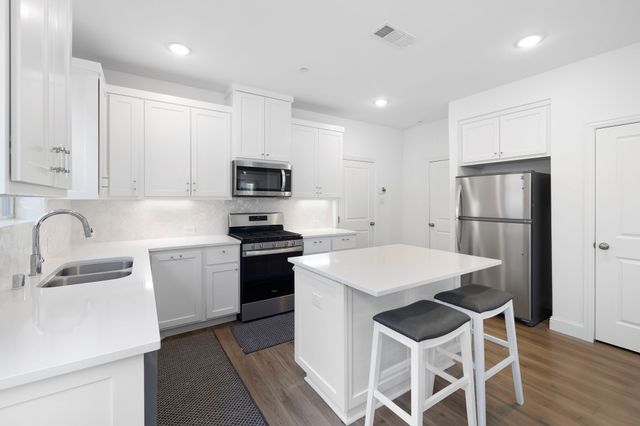 4335 Fall Blossom Drive, Arlington, TX 76005
