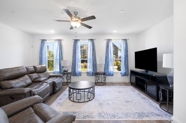 4335 Fall Blossom Drive, Arlington, TX 76005