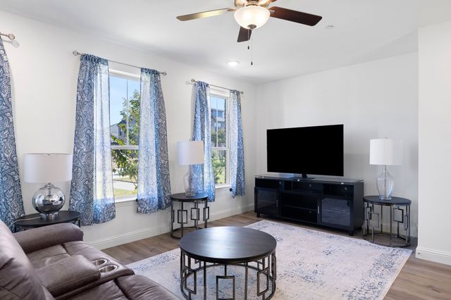 4335 Fall Blossom Drive, Arlington, TX 76005