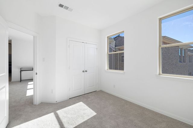 4335 Fall Blossom Drive, Arlington, TX 76005