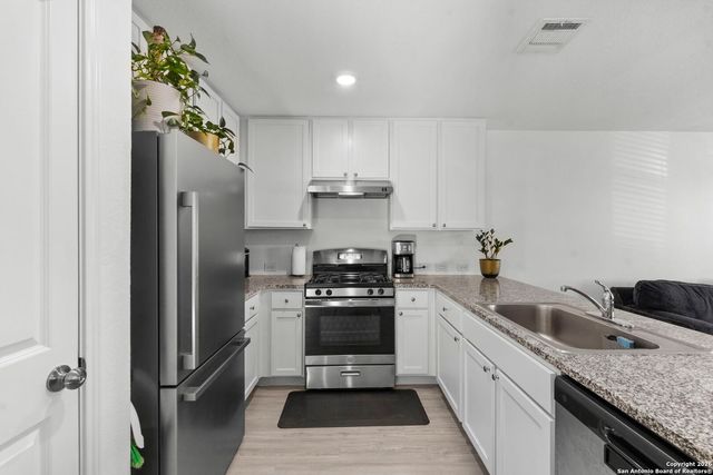 7323 Donkey Valley, San Antonio, TX 78252