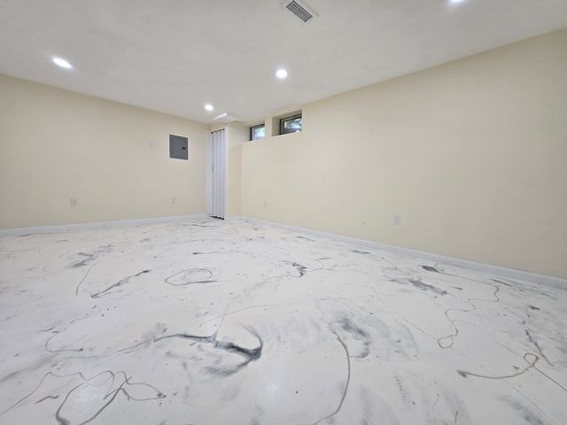 98 Washington Park 98, Newton, MA 02458