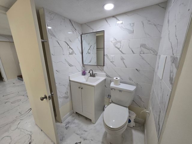 98 Washington Park 98, Newton, MA 02458