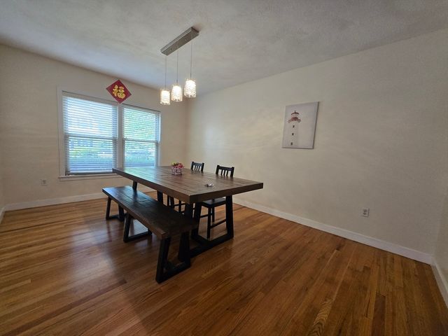 98 Washington Park 98, Newton, MA 02458