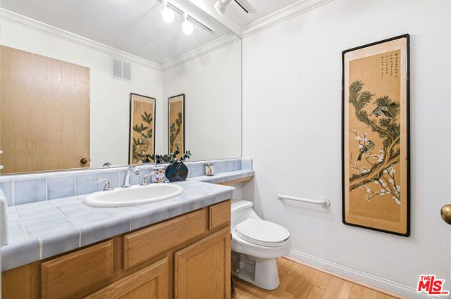 4454 Ventura Canyon Avenue 105, Sherman Oaks, CA 91423